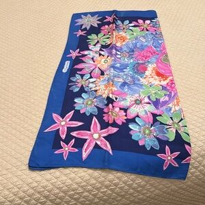 Salvadore Ferragamo, good condition light discoloration, please refer to picture